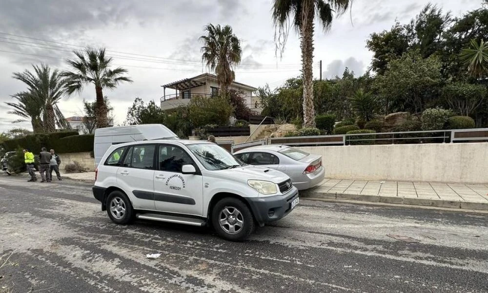 Θεομηνία στην Κύπρο: Ανεμοστρόβιλος παρέσυρε τα πάντα στο διάβα του - 156 κλήσεις για σπίτια στη Λεμεσό (Βίντεο)